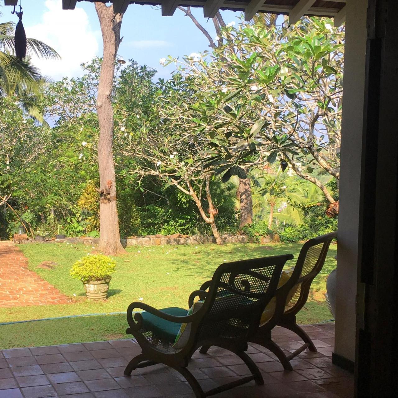 Bed and Breakfast Templeberg Walahanduwa Exterior foto